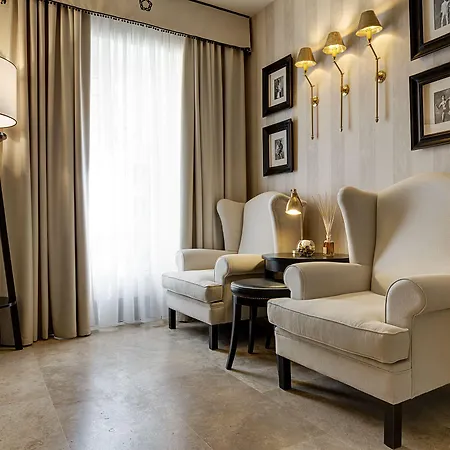 Casa de hóspedes Profumo Maison Colosseo 4*