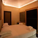 Πανσιόν Profumo Maison Colosseo 4*